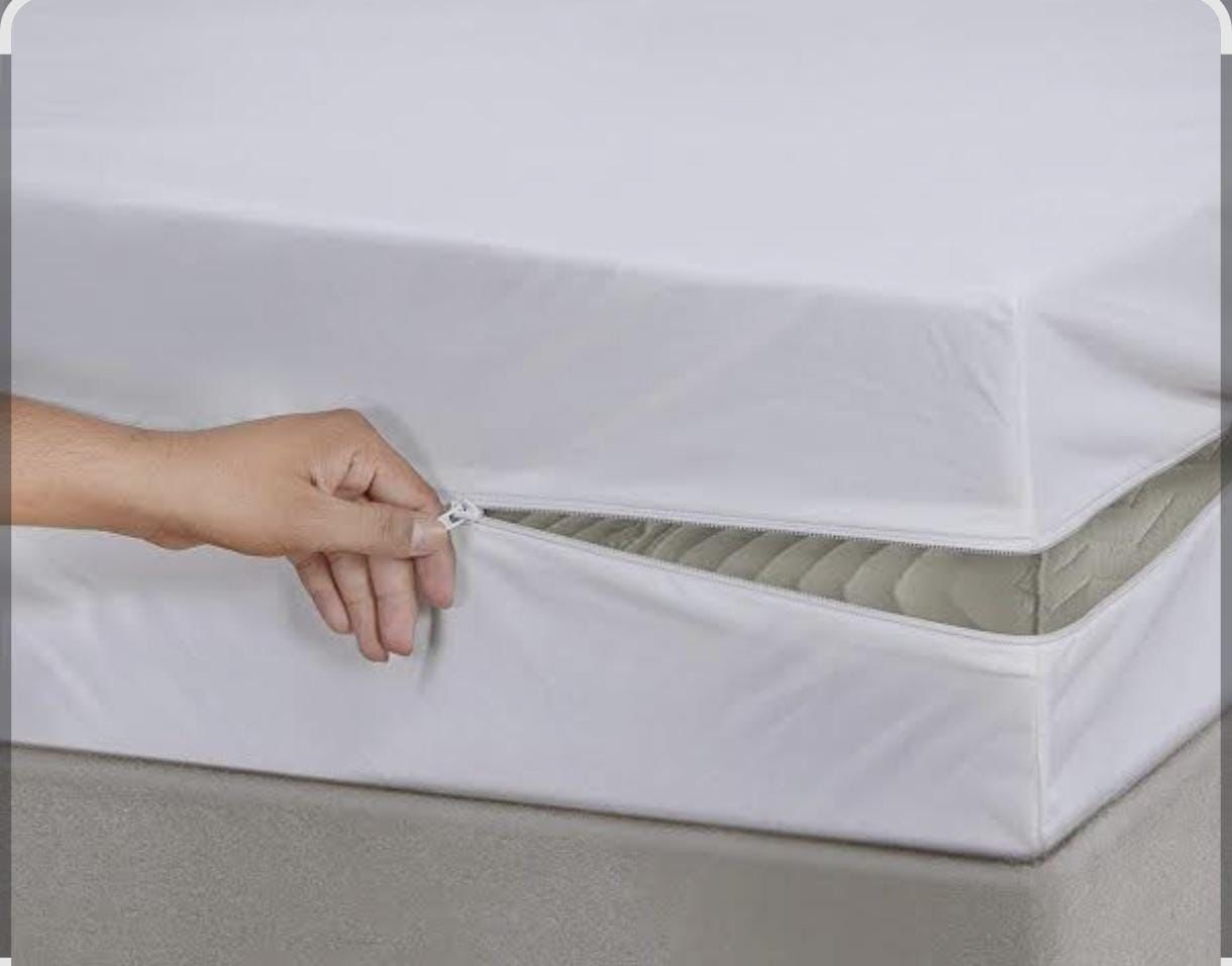 Protector de Colchón Plástico con Cierre – Impermeable